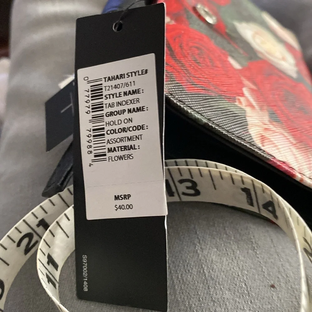 SOLD Tahari Floral Wallet, Bi-fold, RFID protection - Picture 7 of 7
